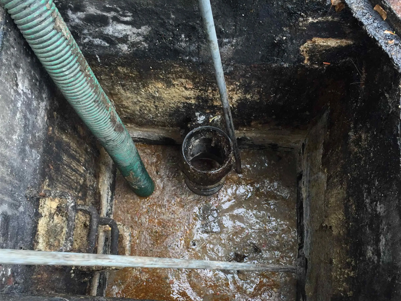 洪武路隔油池清理